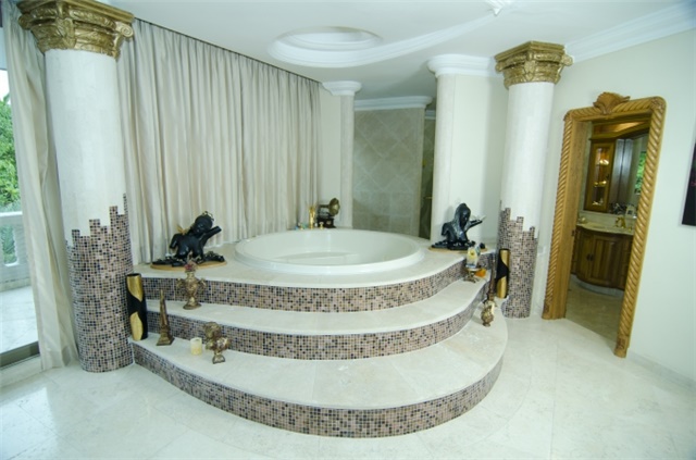 Casa de 8 alcobas en venta en Villa Campestre, Barranquilla, 2000 m² · foto 3 de 17