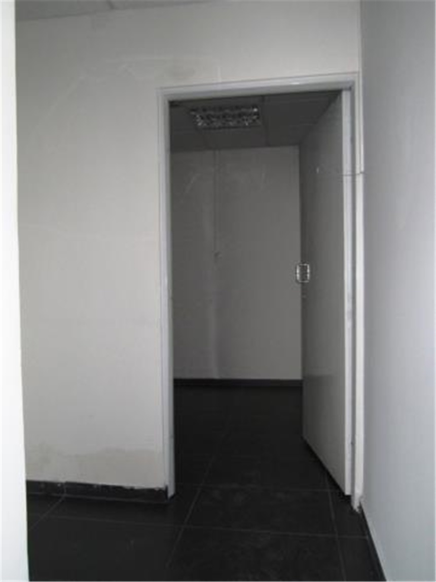 Local en Arriendo - Más