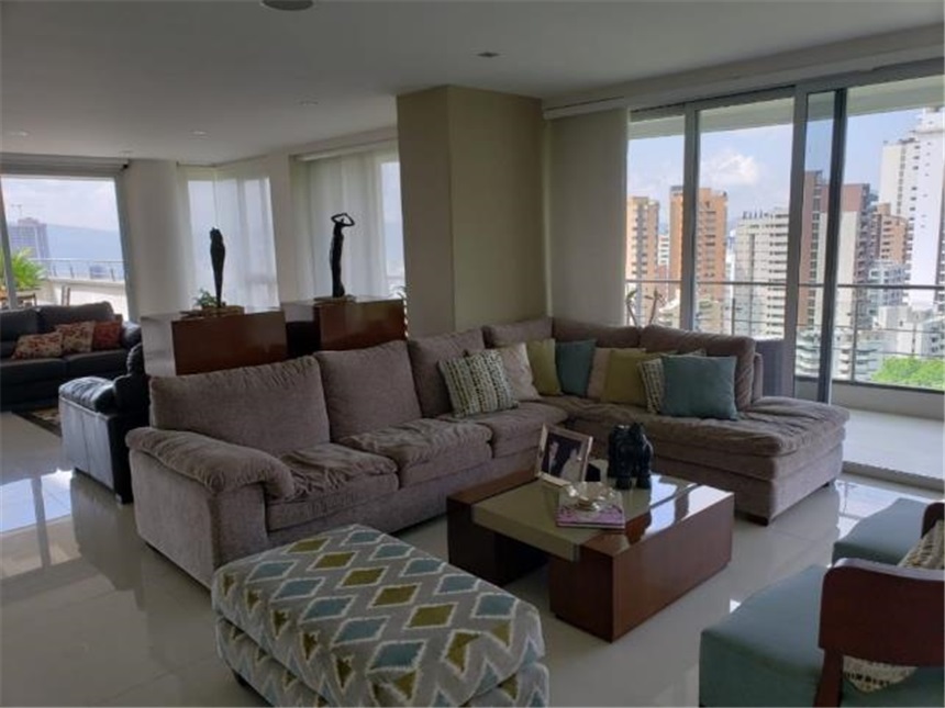 Apartamento de 4 alcobas en venta en Terrazas, Bucaramanga, 289 m² · foto 3 de 24