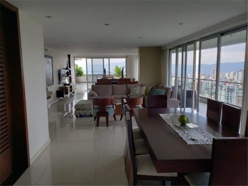 Apartamento de 4 alcobas en venta en Terrazas, Bucaramanga, 289 m² · foto 8 de 24