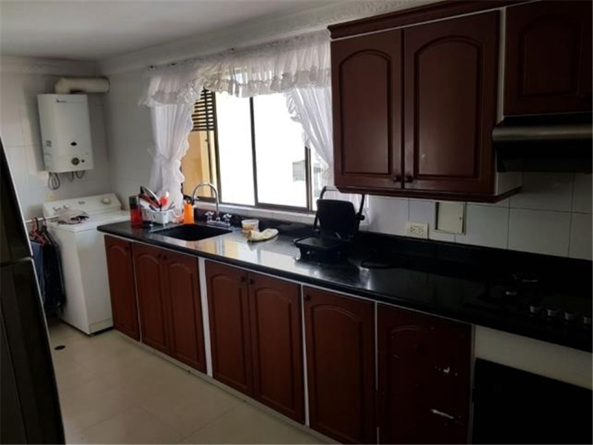 Apartamento de 4 alcobas en venta en Cabecera Del Llano, Bucaramanga, 220 m² · foto 4 de 21
