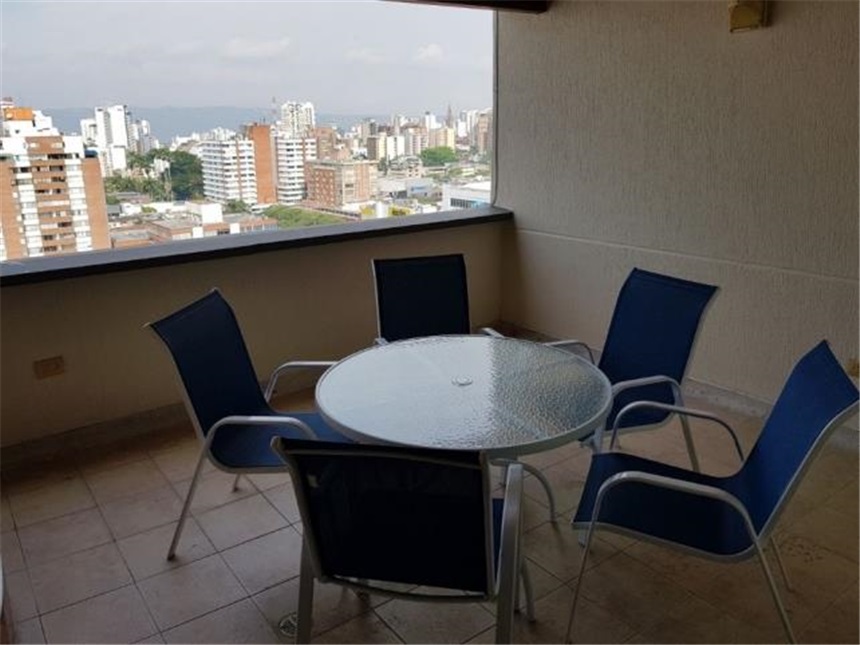 Apartamento de 4 alcobas en venta en Cabecera Del Llano, Bucaramanga, 220 m² · foto 8 de 21