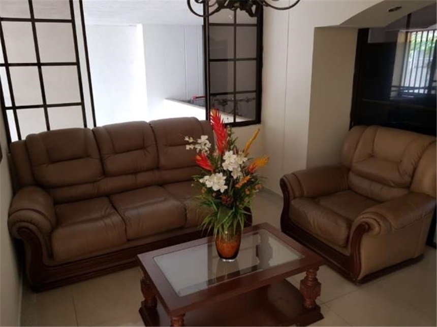 Apartamento de 4 alcobas en venta en Cabecera Del Llano, Bucaramanga, 220 m² · foto 3 de 21