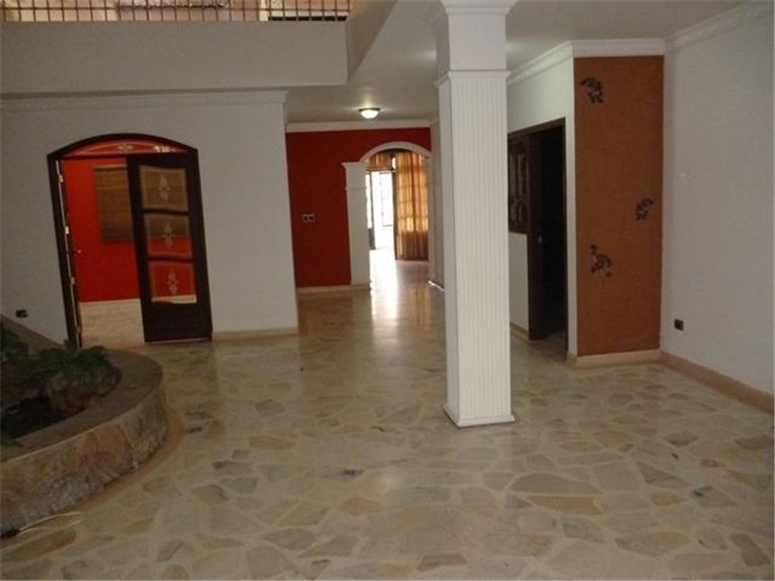 Casa de 5 alcobas en venta en Quinta Velez, Cúcuta, 300 m² · foto 4 de 7