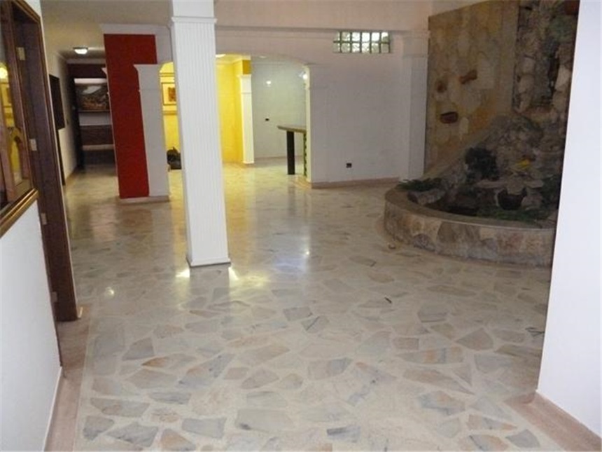 Casa de 5 alcobas en venta en Quinta Velez, Cúcuta, 300 m² · foto 2 de 7