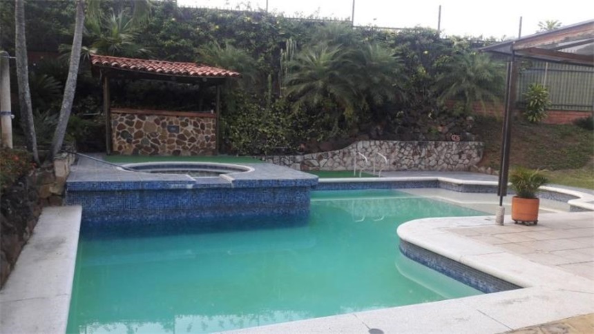 Casa de 5 alcobas en venta en Ciudad Jardin, Cali, 400 m² · foto 8 de 24
