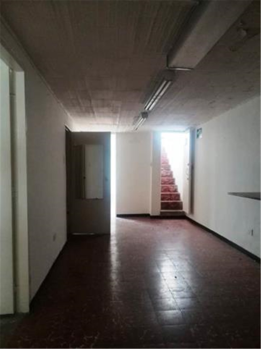 Local en Arriendo - Más