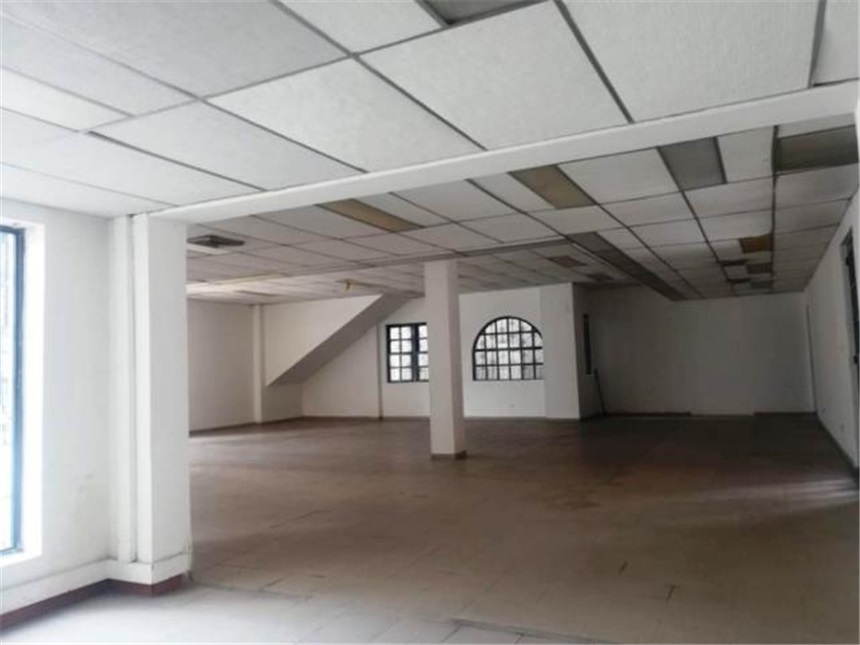 Local en Arriendo - Vista 2
