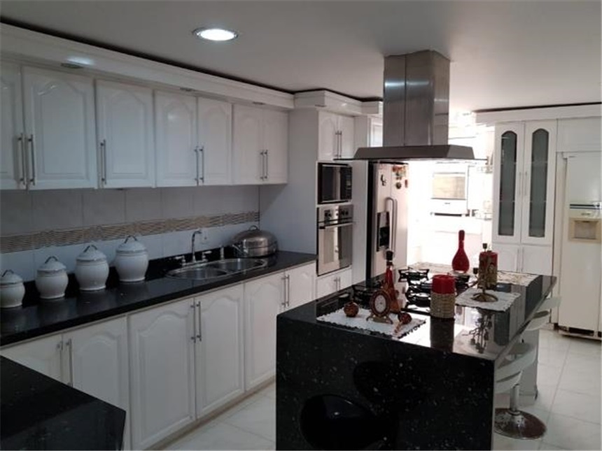 Casa de 4 alcobas en venta en Cabecera Del Llano, Bucaramanga, 384 m² · foto 4 de 24