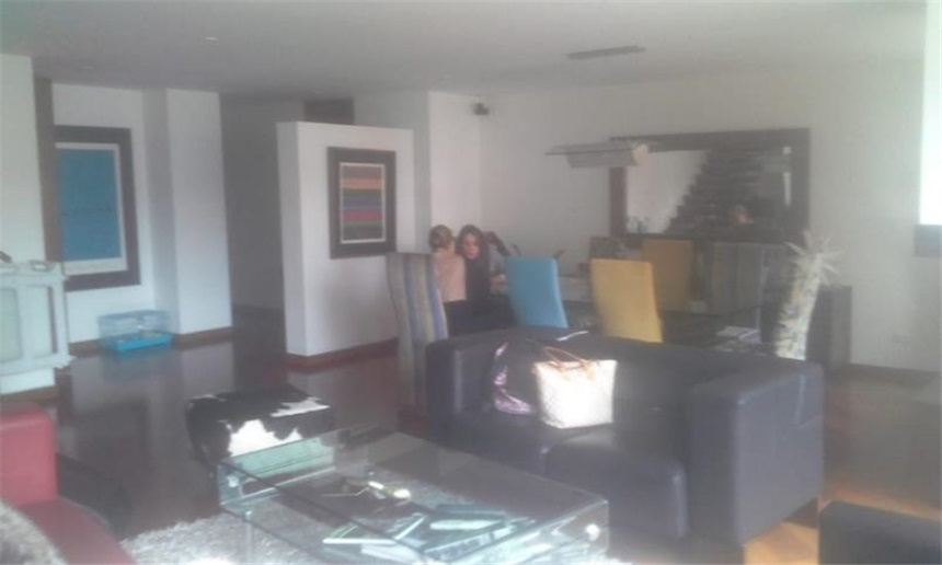 Piso – Bogotá, Barrio Sabanalarga, Localidad Usaquén - Más