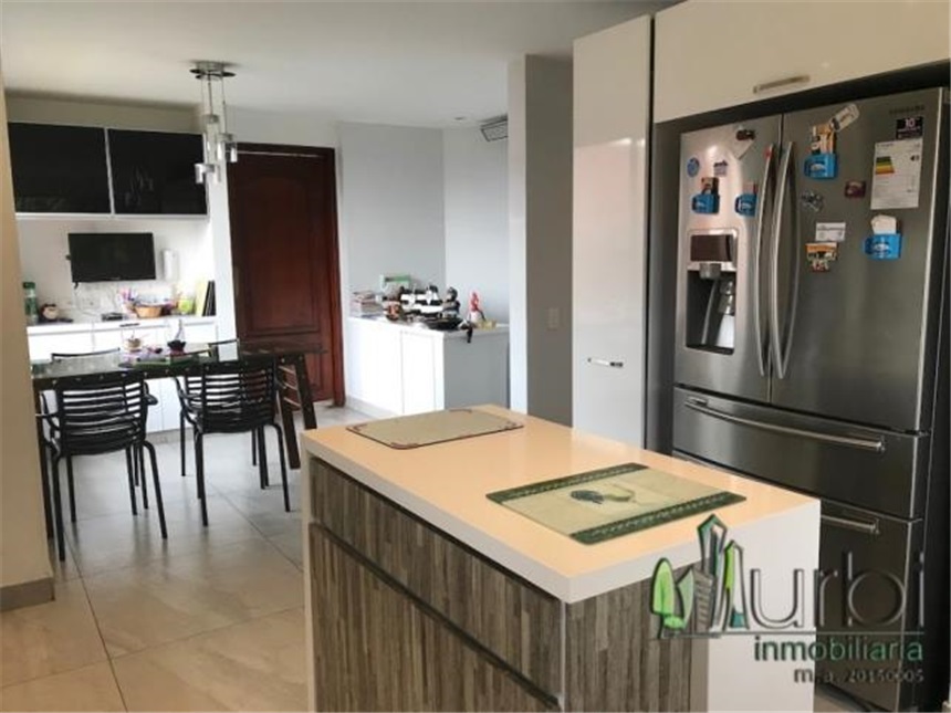 Casa de 3 alcobas en venta en Cerros De Suba, Bogotá, 336 m² · foto 10 de 24