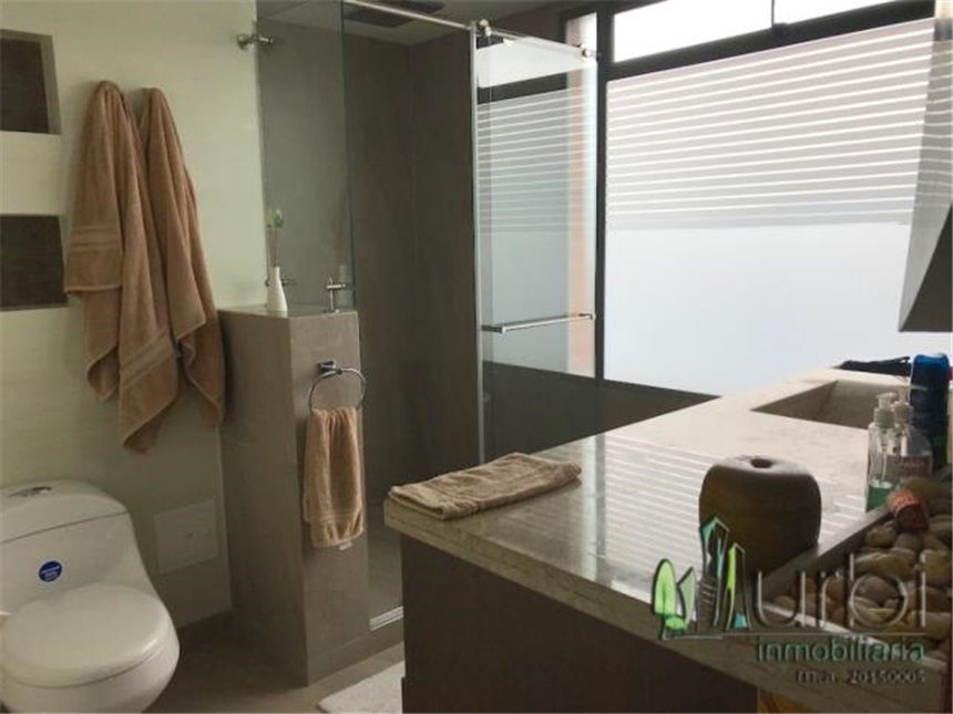 Casa de 3 alcobas en venta en Cerros De Suba, Bogotá, 336 m² · foto 16 de 24