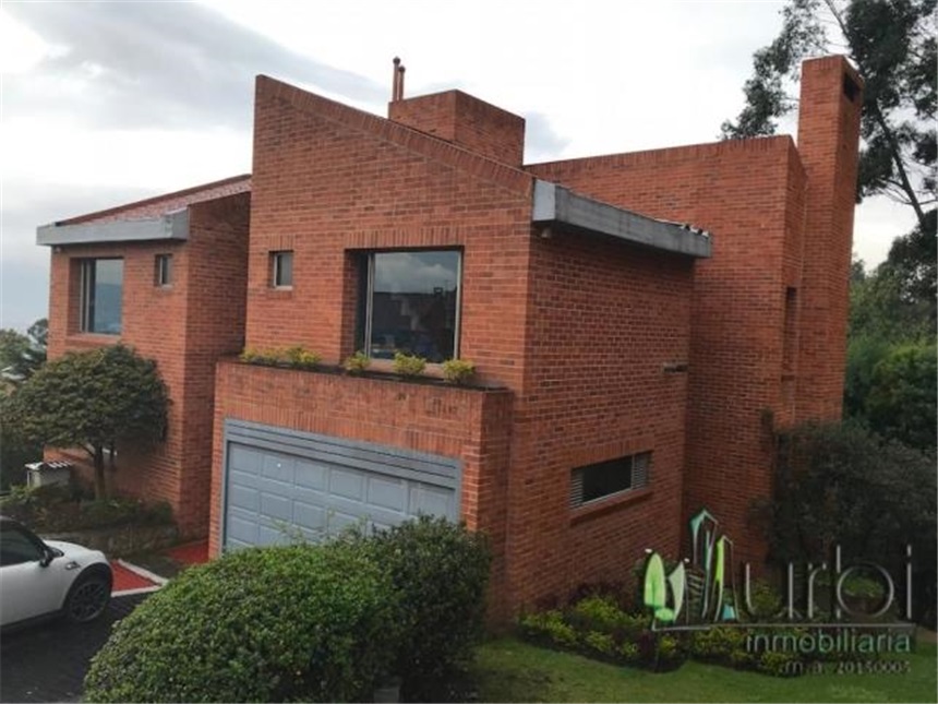 Casa de 3 alcobas en venta en Cerros De Suba, Bogotá, 336 m² · foto 2 de 24