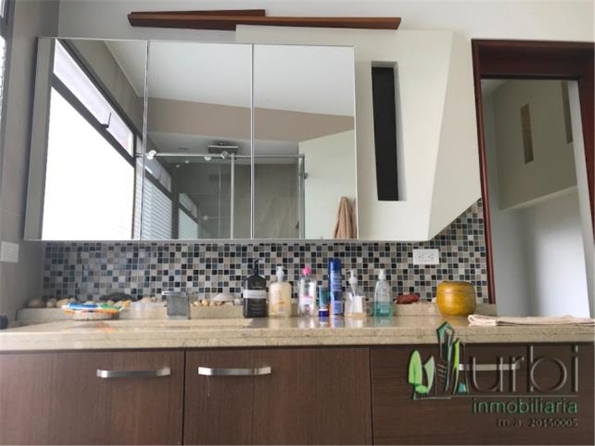 Casa de 3 alcobas en venta en Cerros De Suba, Bogotá, 336 m² · foto 17 de 24