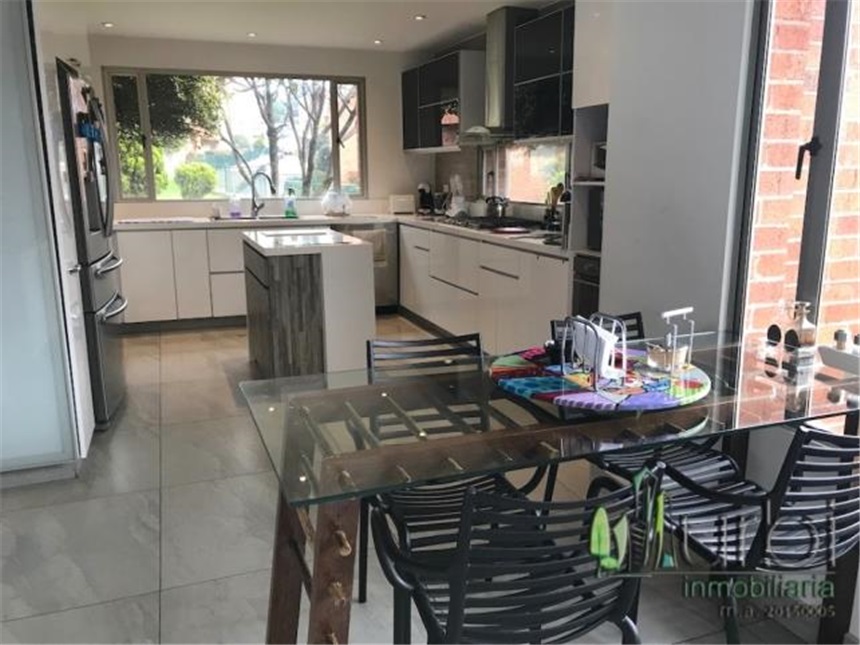 Casa de 3 alcobas en venta en Cerros De Suba, Bogotá, 336 m² · foto 5 de 24