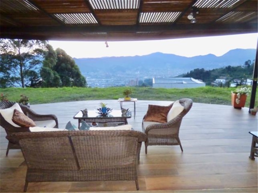 Casa de 5 alcobas en venta en El Poblado, Medellín, 400 m² · foto 7 de 24