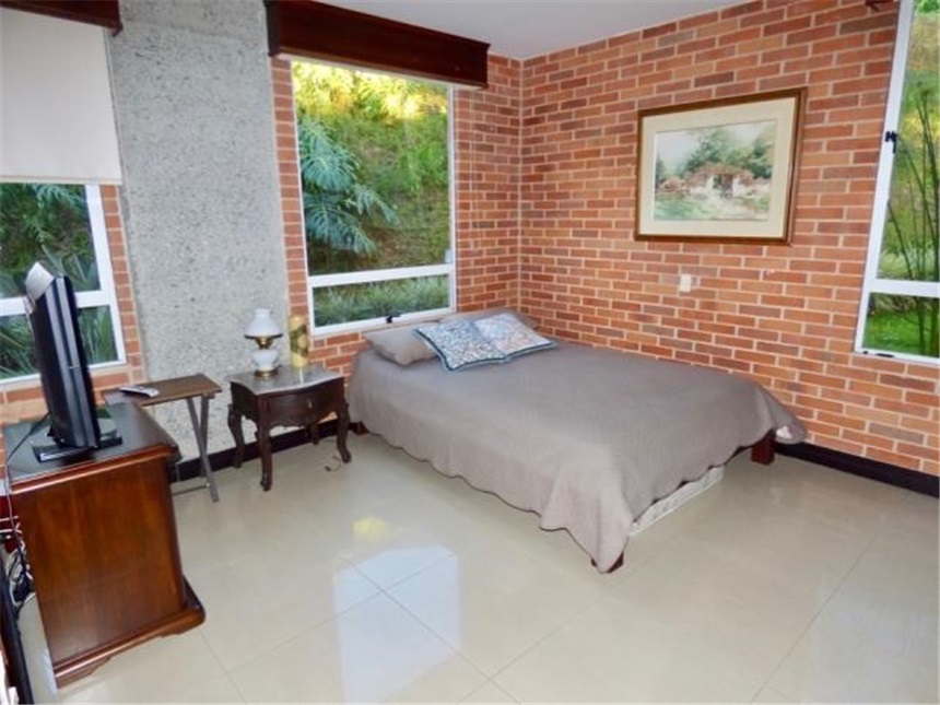 Casa de 5 alcobas en venta en El Poblado, Medellín, 400 m² · foto 20 de 24