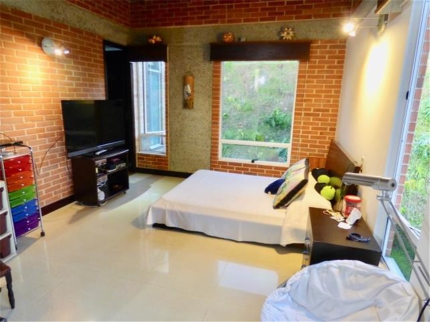 Casa de 5 alcobas en venta en El Poblado, Medellín, 400 m² · foto 21 de 24