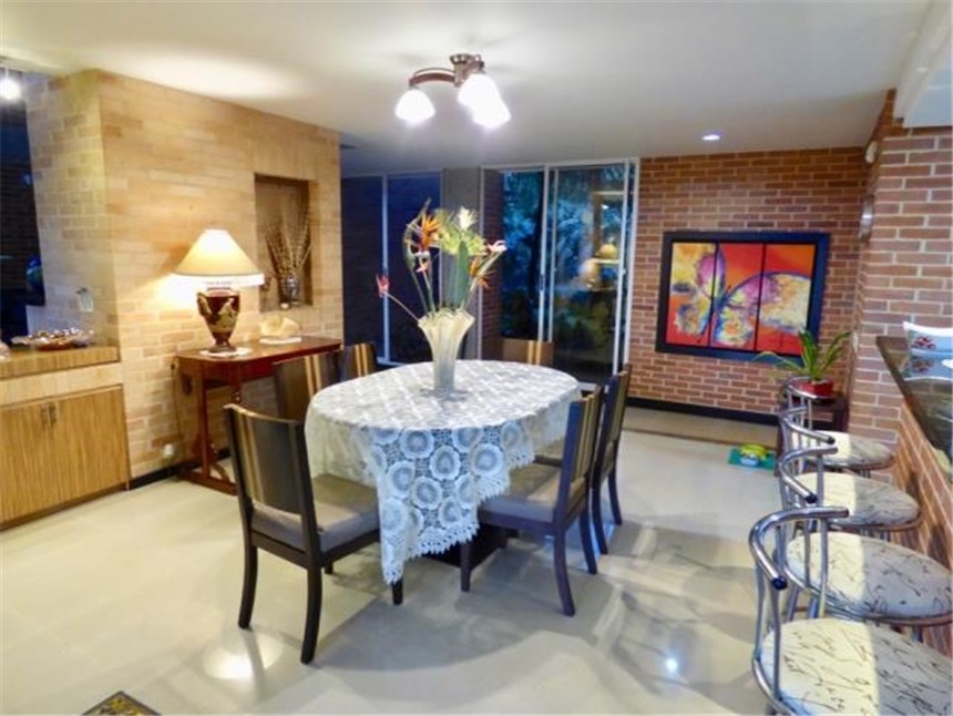 Casa de 5 alcobas en venta en El Poblado, Medellín, 400 m² · foto 3 de 24