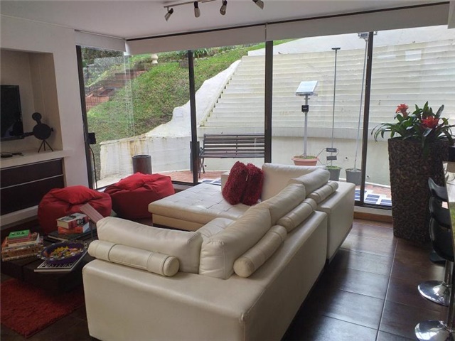 Casa en venta en Cerros De Suba, Bogotá · foto 5 de 24