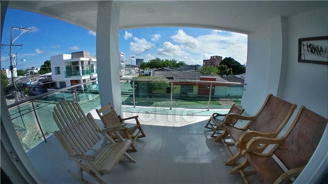 Casa de 5 alcobas en venta en La Floresta, Montería, 432 m² · foto 2 de 24
