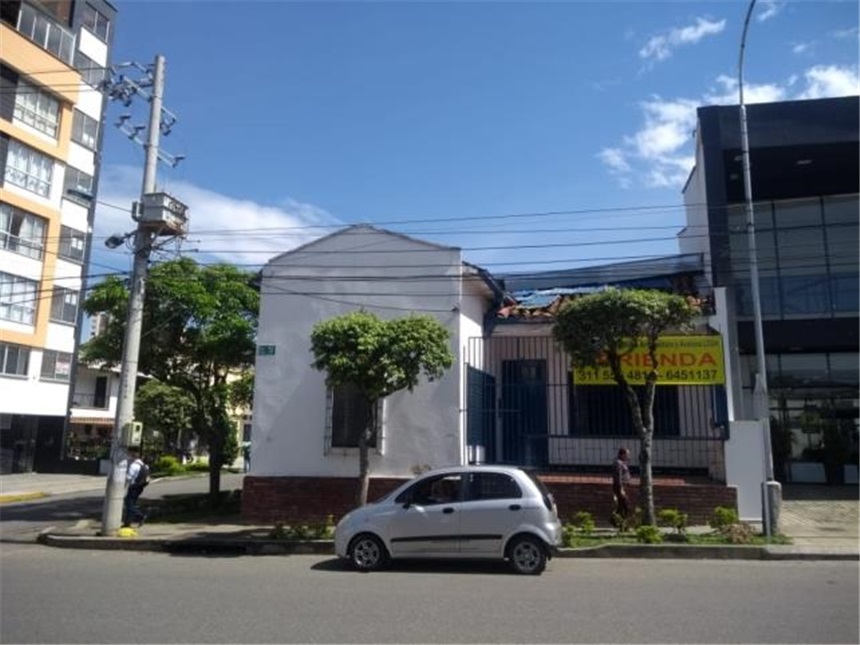 Casa de 7 alcobas en venta en La Ceiba, Bucaramanga, 230 m² · foto 2 de 17