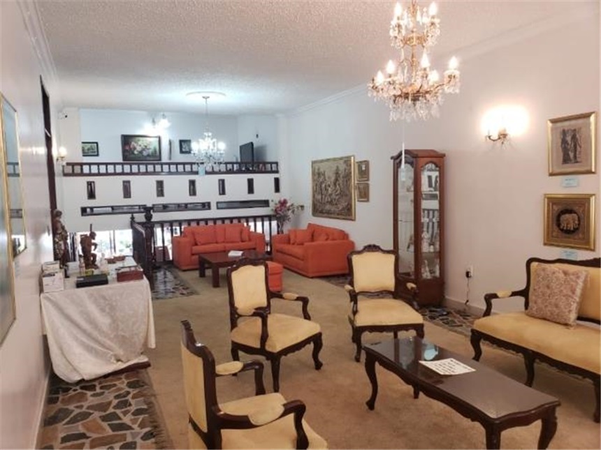 Casa de 5 alcobas en venta en Cabecera Del Llano, Bucaramanga, 580 m² · foto 3 de 21