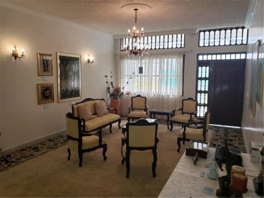 Casa de 5 alcobas en venta en Cabecera Del Llano, Bucaramanga, 580 m² · foto 2 de 21