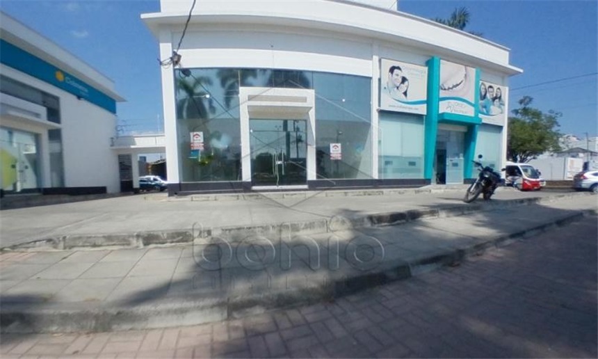 Local en Arriendo - Más
