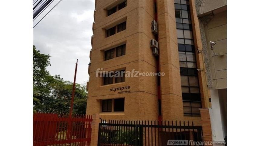 Apartamento de 2 alcobas en venta en Cabecera Del Llano, Bucaramanga, 328 m² · foto 2 de 24