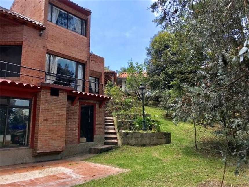 Casa en venta en Cerros De Suba, Bogotá · foto 2 de 24