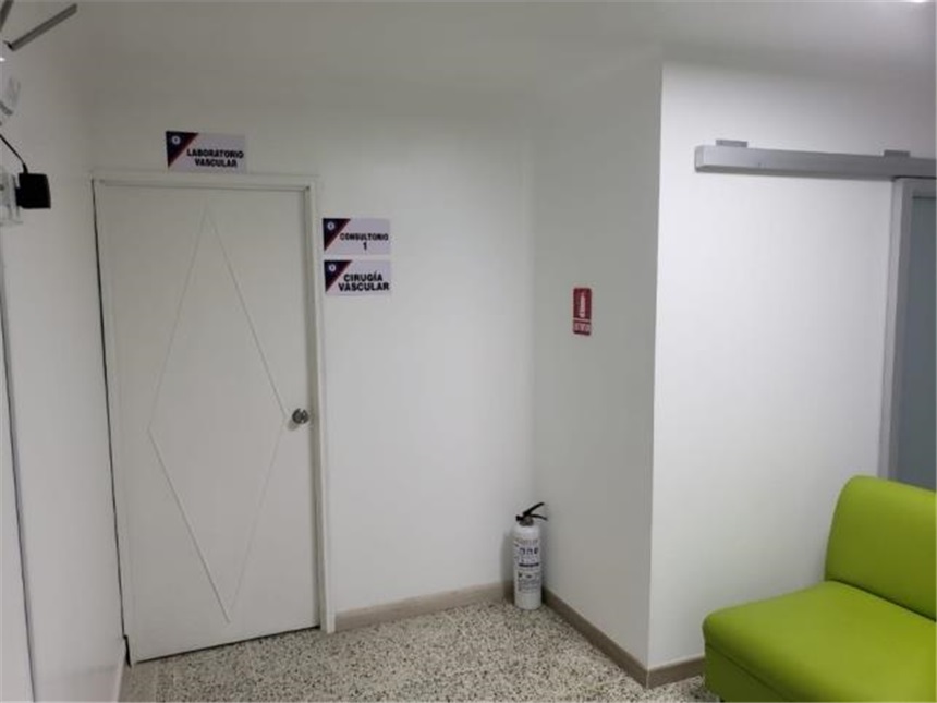 Consultorio en venta en Garcia Rovira, Bucaramanga, 239 m² · foto 6 de 24
