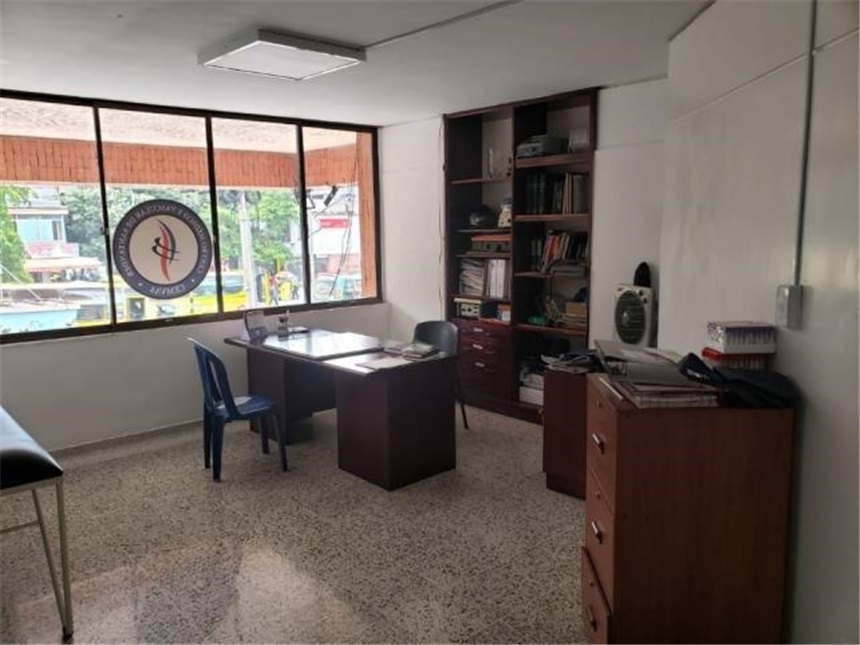 Consultorio en venta en Garcia Rovira, Bucaramanga, 239 m² · foto 20 de 24