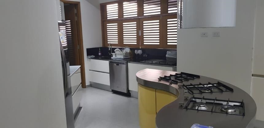 Apartamento de 4 alcobas en venta en Cabecera Del Llano, Bucaramanga, 260 m² · foto 3 de 24