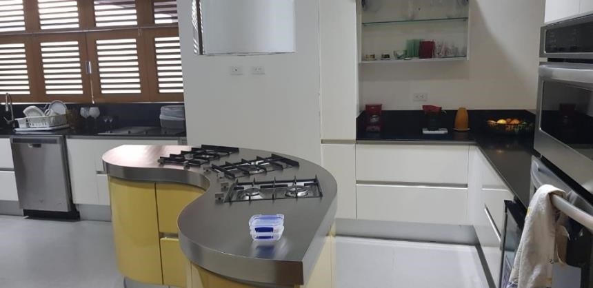 Apartamento de 4 alcobas en venta en Cabecera Del Llano, Bucaramanga, 260 m² · foto 2 de 24