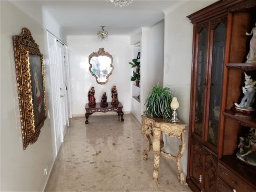 Apartamento de 4 alcobas en venta en Garcia Rovira, Bucaramanga, 228 m² · foto 2 de 24