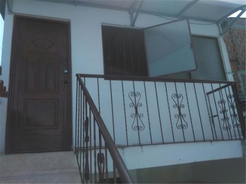 Casa de 5 alcobas en venta en Comuneros, Bucaramanga, 178 m² · foto 7 de 17