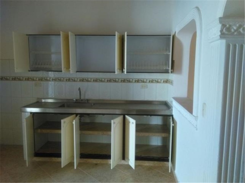 Casa de 5 alcobas en venta en Comuneros, Bucaramanga, 178 m² · foto 2 de 17