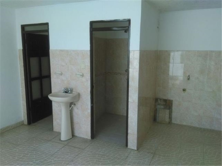 Casa de 5 alcobas en venta en Comuneros, Bucaramanga, 178 m² · foto 13 de 17