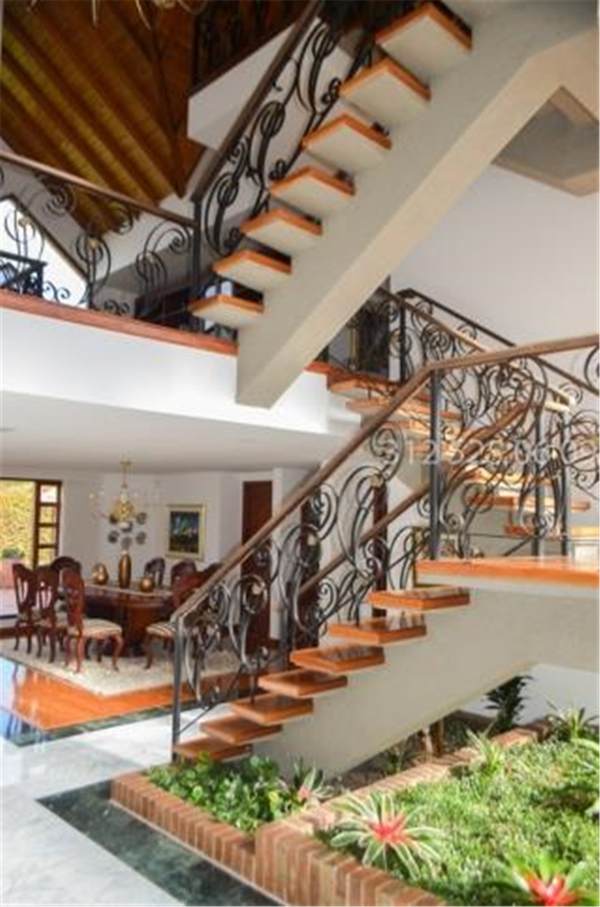 Casa de 4 alcobas en venta en Centro, Sopó, 420 m² · foto 16 de 24