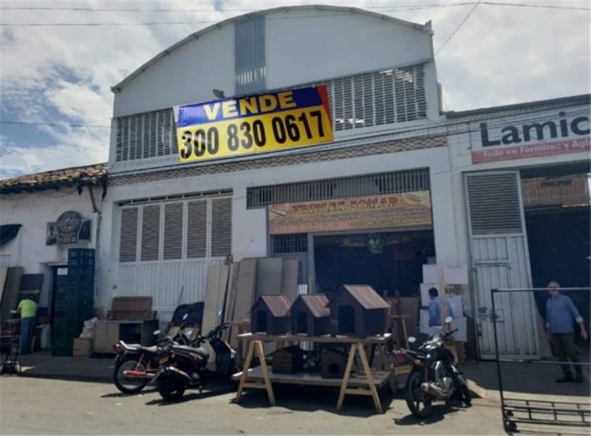 Bodega en venta en Alarcon, Bucaramanga, 500 m² · foto 2 de 5