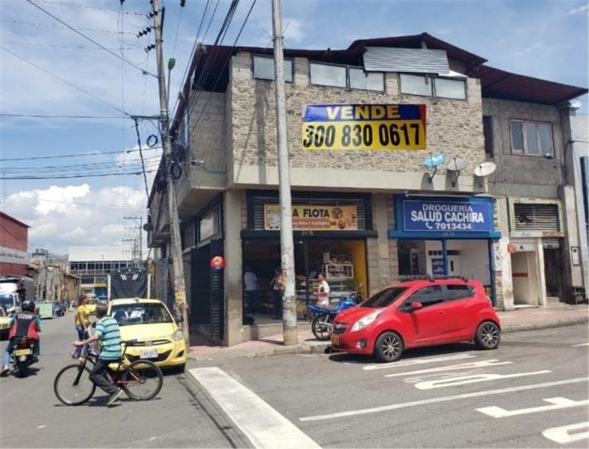 Bodega en venta en Alarcon, Bucaramanga, 390 m² · foto 2 de 5