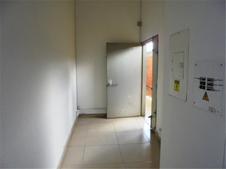 Local en Arriendo - Más