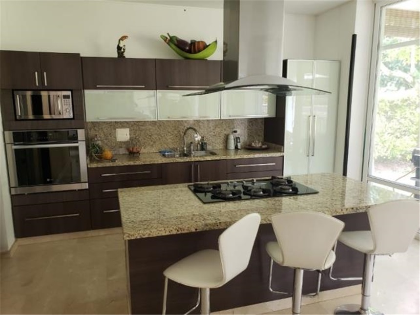 Casa de 4 alcobas en venta en Guayanas, Floridablanca, 450 m² · foto 4 de 24