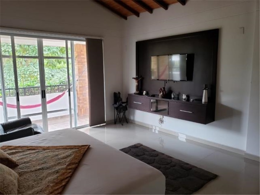 Casa de 4 alcobas en venta en Guayanas, Floridablanca, 450 m² · foto 13 de 24