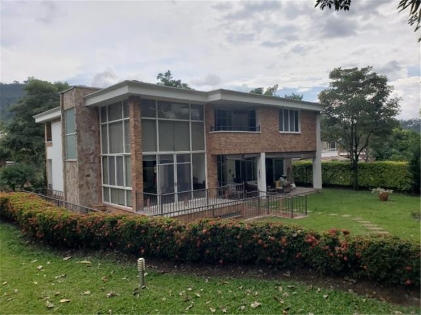 Casa de 4 alcobas en venta en Guayanas, Floridablanca, 450 m² · foto 2 de 24