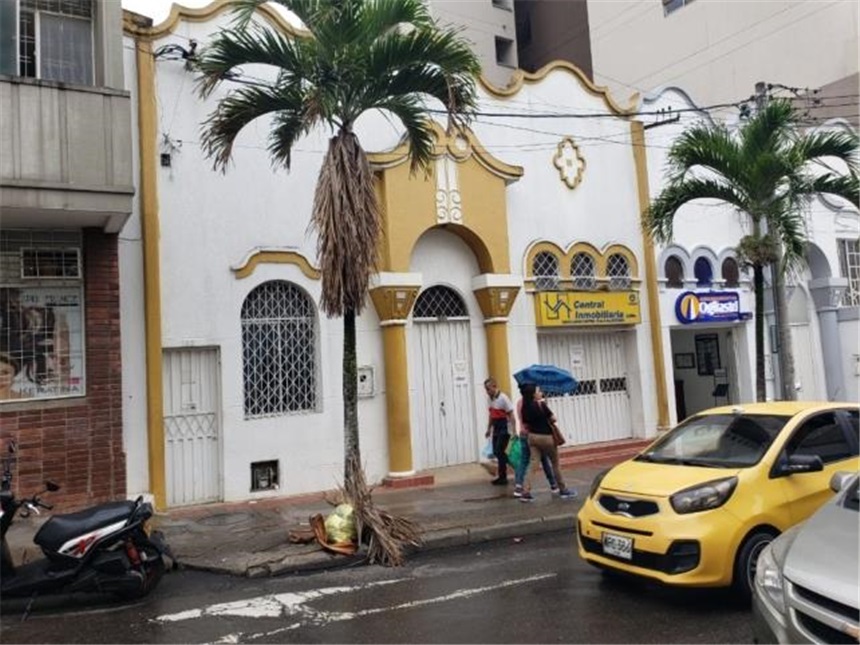 Casa de 5 alcobas en venta en Antonia Santos Centro, Bucaramanga, 400 m² · foto 2 de 24