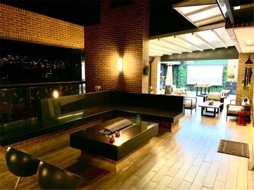 Apartamento de 4 alcobas en venta en El Virrey, Bogotá, 479 m² · foto 2 de 24