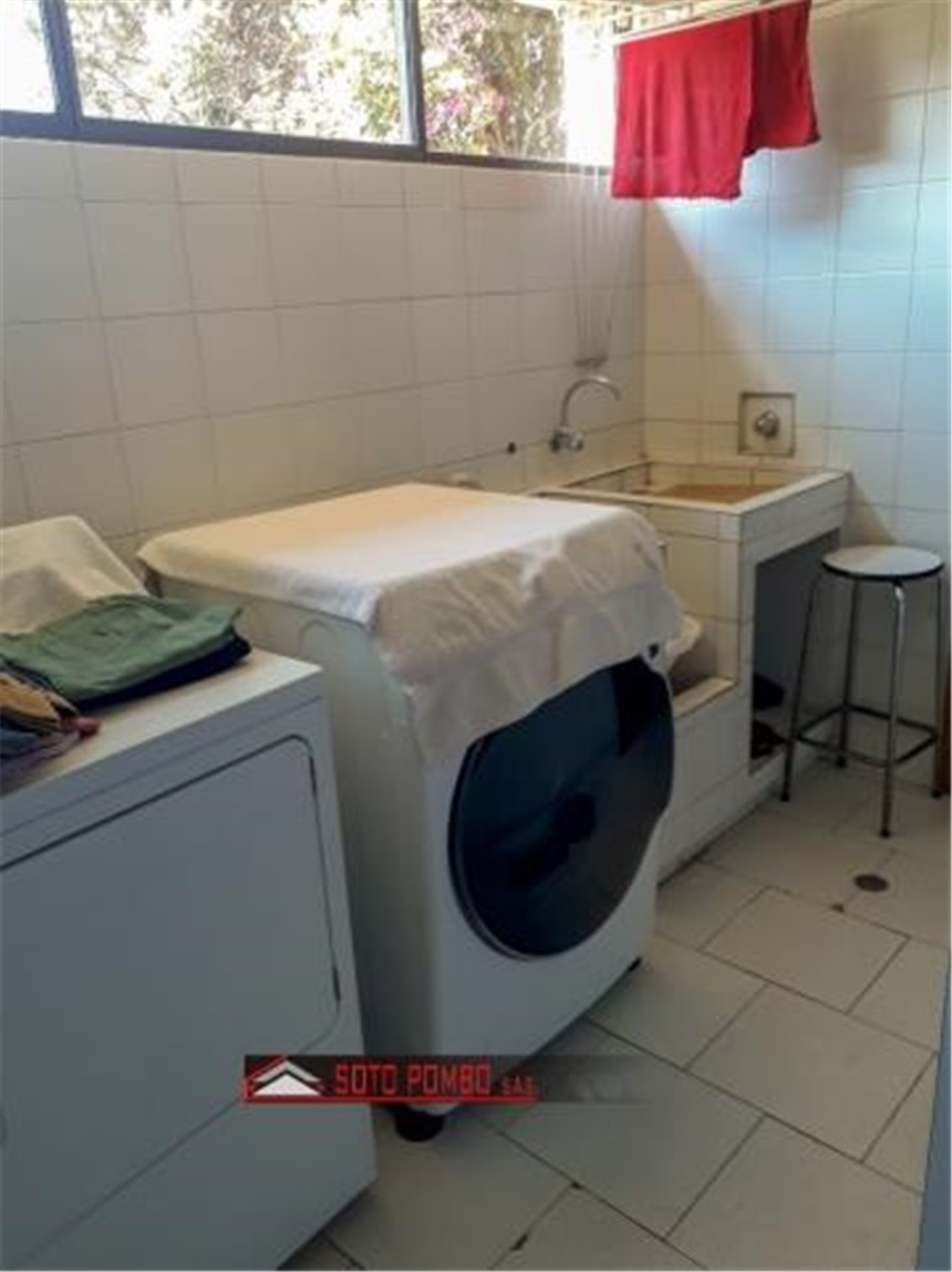 Casa en venta en Santa Barbara Alta, Bogotá · foto 8 de 22
