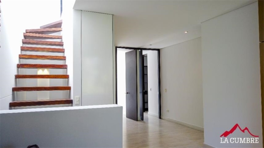 Casa de 3 alcobas en venta en Loma Del Chocho, Envigado, 270 m² · foto 11 de 17